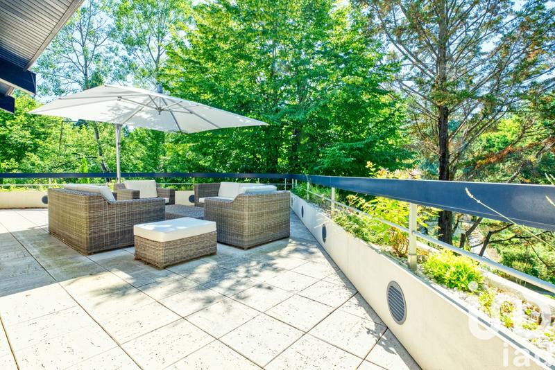 Maison - 220 m² - 5 pièces