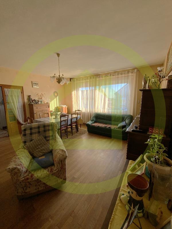 Maison - 90 m² - 4 pièces