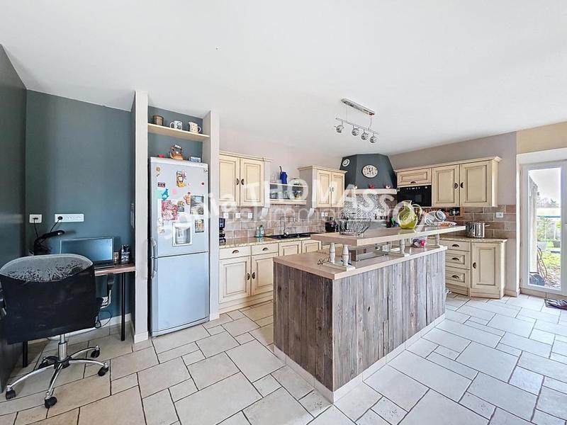 Maison - 210 m² - 8 pièces