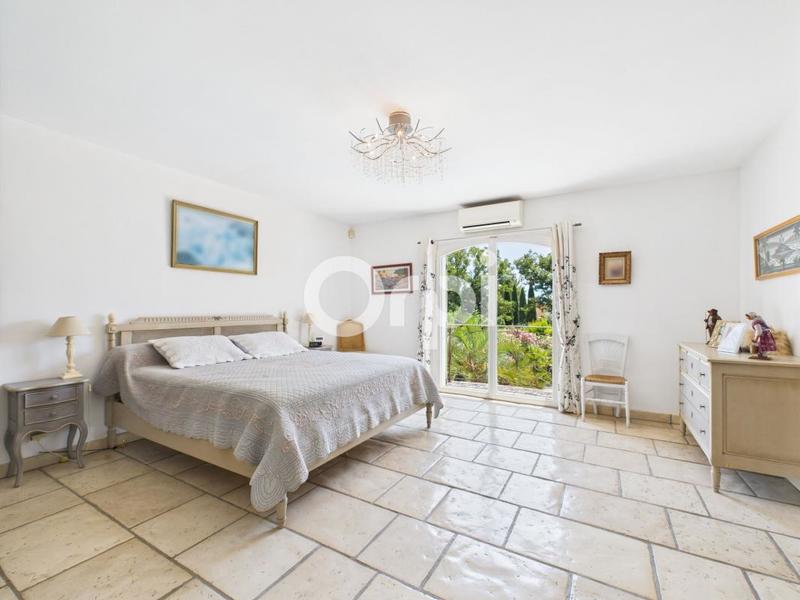 Maison - 250 m² - 5 pièces