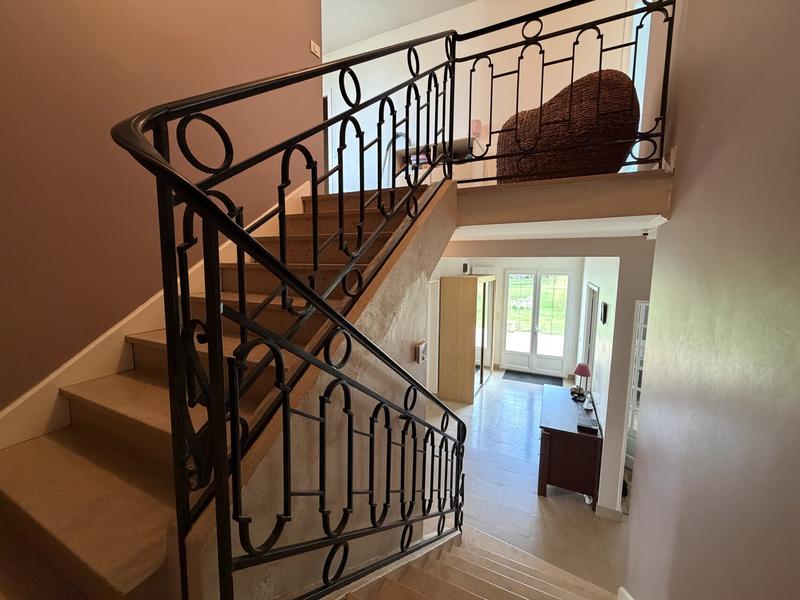 Villa - 263 m² - 7 pièces