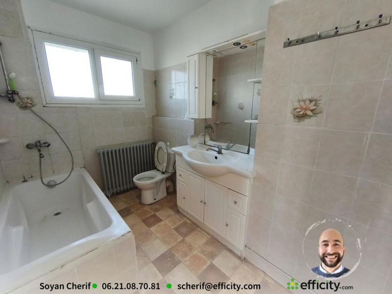 Maison - 159 m² - 9 pièces