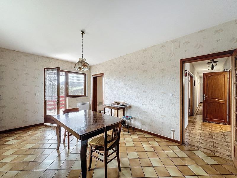 Maison - 186 m² - 8 pièces