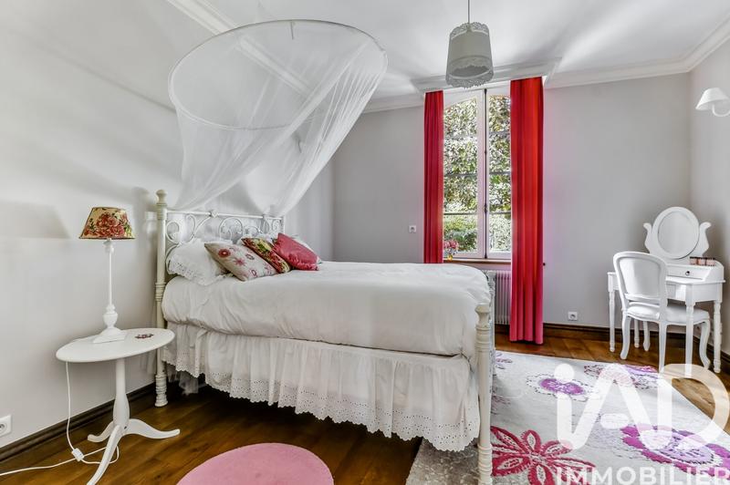 Maison - 435 m² - 11 pièces