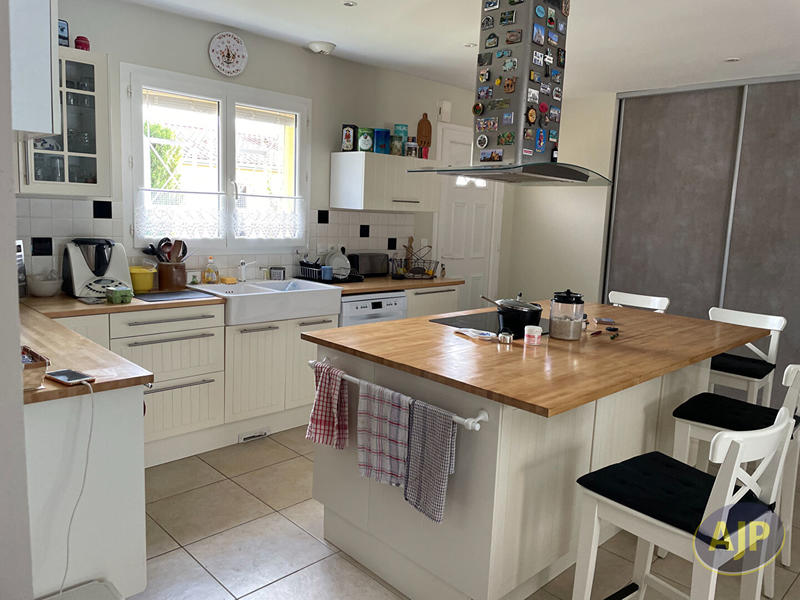 Maison - 90 m² - 4 pièces