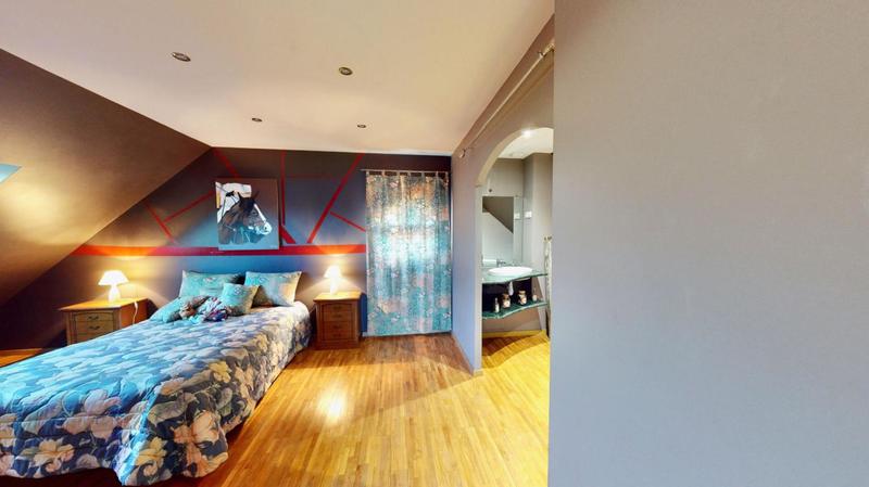 Maison - 314 m² - 11 pièces