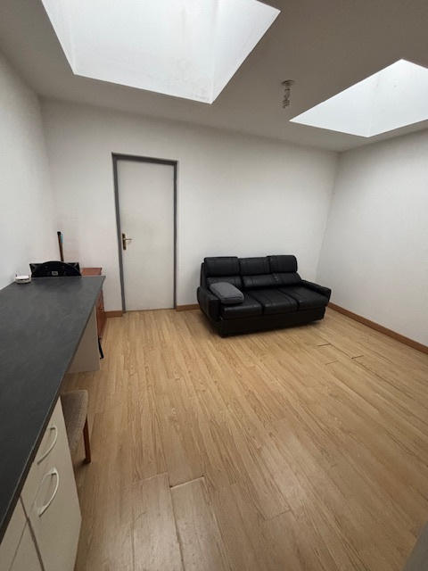 Local commercial - 90 m² - 3 pièces