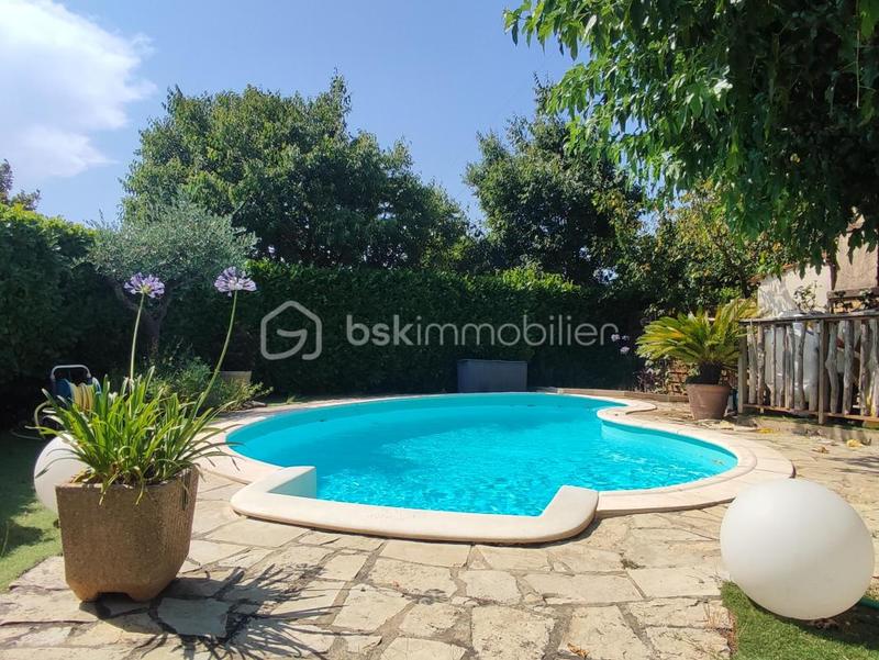 Maison - 96 m² - 5 pièces