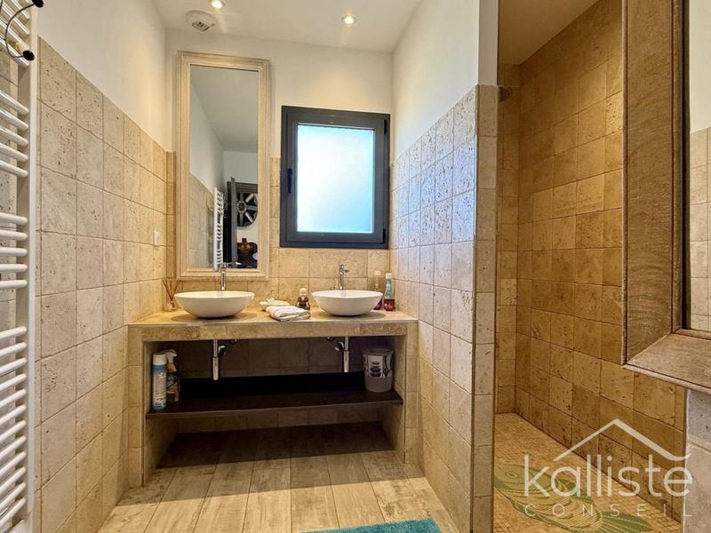 Maison - 194 m² - 7 pièces