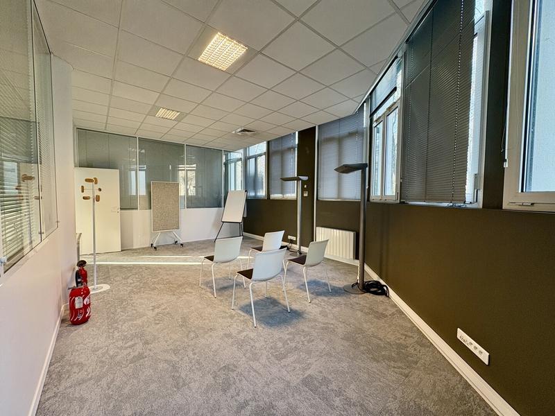 Immeuble de bureaux - 220 m² - 5 pièces