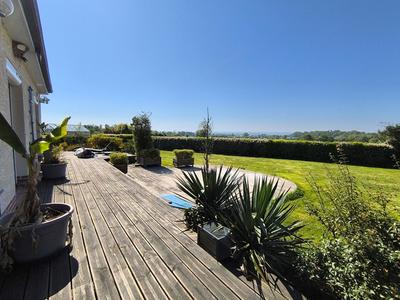 Maison - 148 m² - 6 pièces