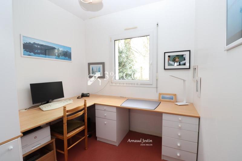 Maison - 176 m² - 9 pièces