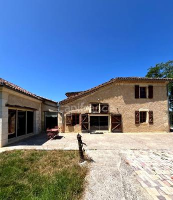 Maison de campagne - 320 m² - 9 pièces