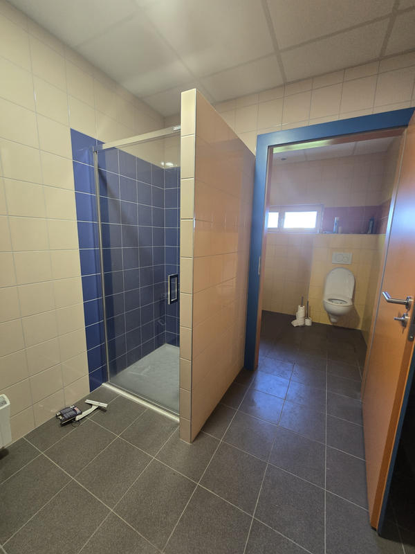 Entrepôt - 1 240 m²