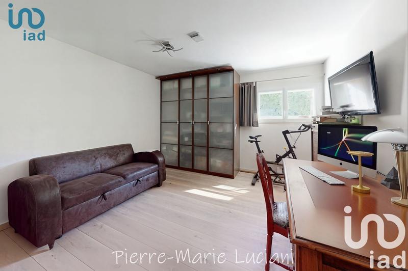 Maison - 200 m² - 5 pièces