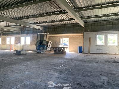 Local commercial - 566 m² - 1 pièce
