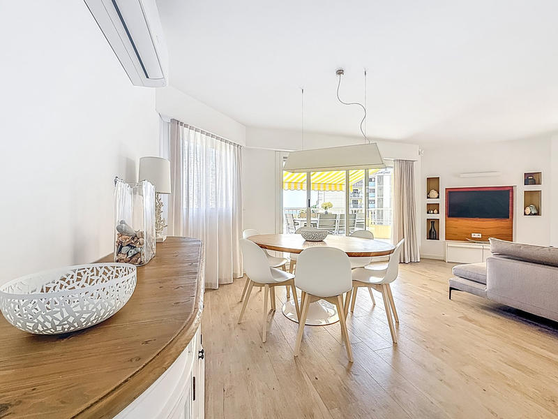 Appartement - 102 m² - 4 pièces