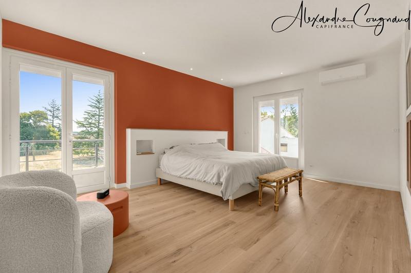 Maison d'architecte - 309 m² - 8 pièces