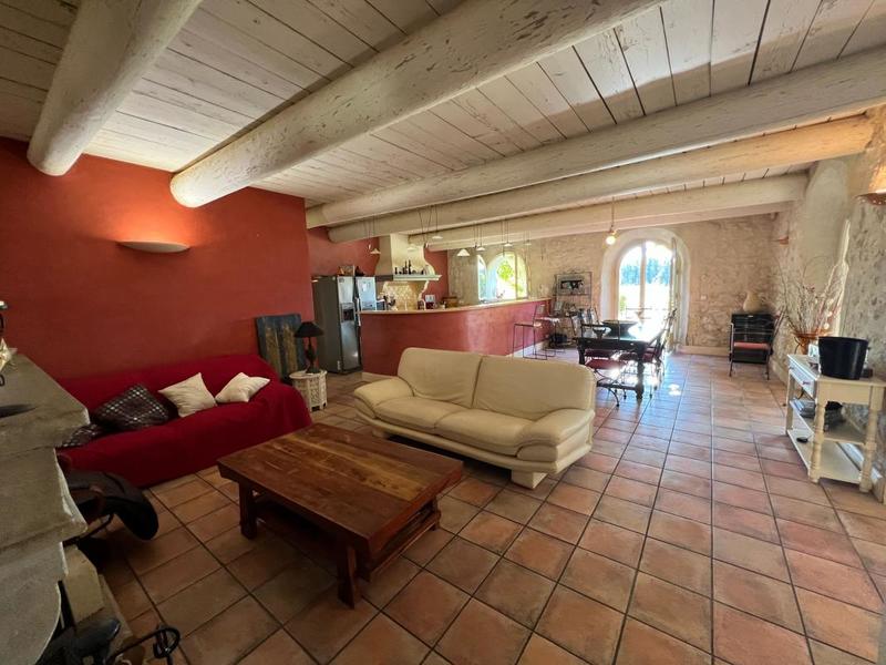 Maison - 275 m² - 6 pièces