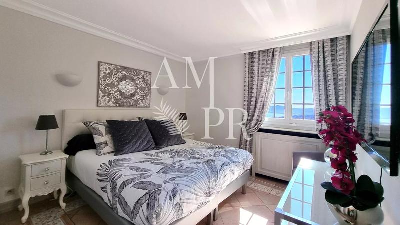 Maison - 273 m² - 7 pièces