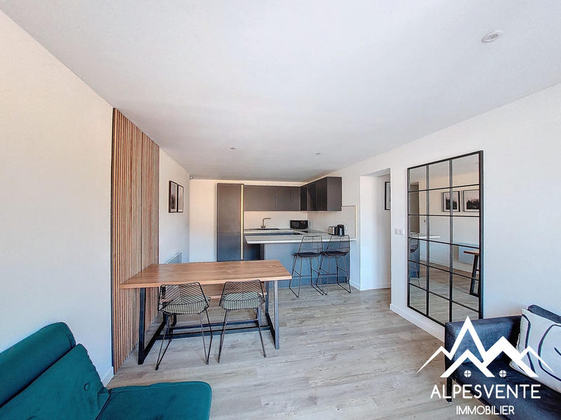 Appartement - 80 m² - 4 pièces