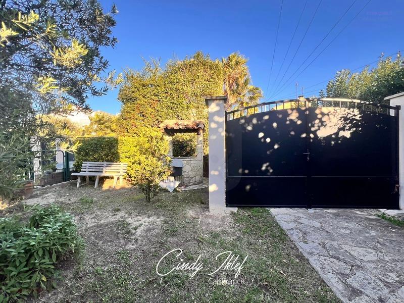 Maison - 230 m² - 6 pièces