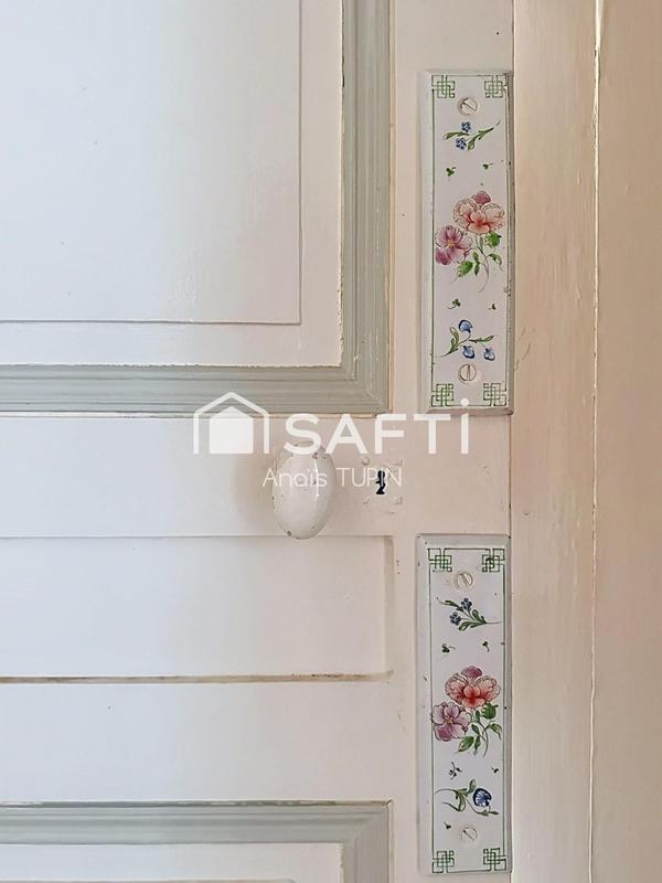 Maison - 180 m² - 9 pièces