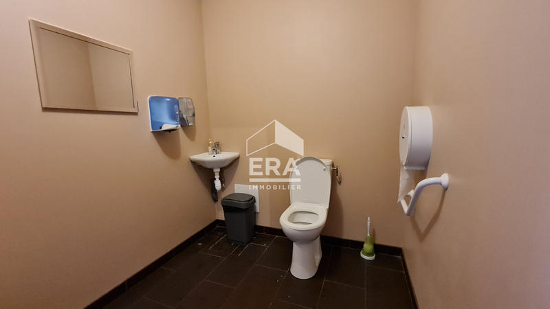 Local commercial - 113 m² - 5 pièces