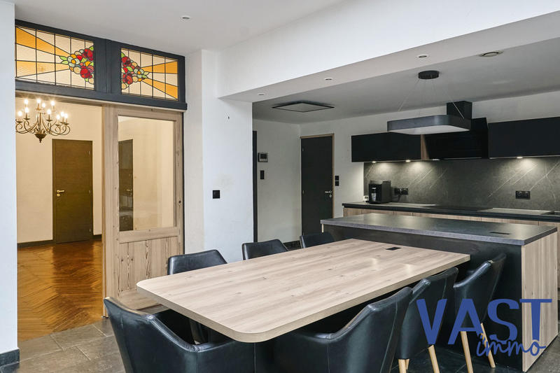 Maison traditionnelle - 160 m² - 7 pièces