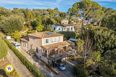 Villa - 350 m² - 8 pièces