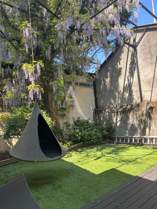 Maison - 204 m² - 6 pièces