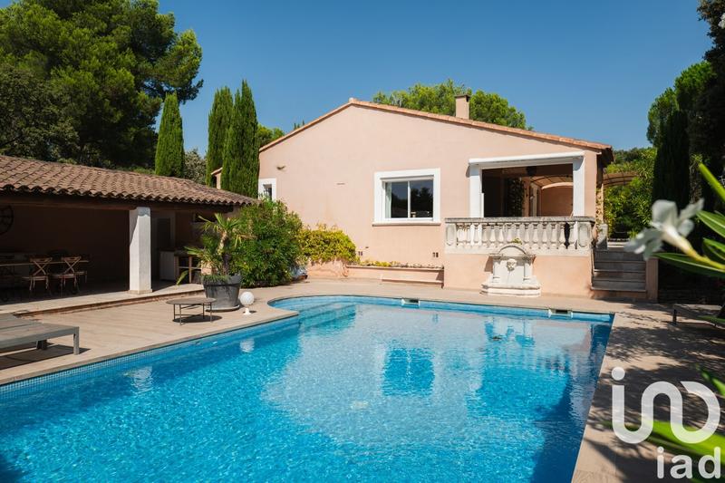 Maison - 225 m² - 6 pièces