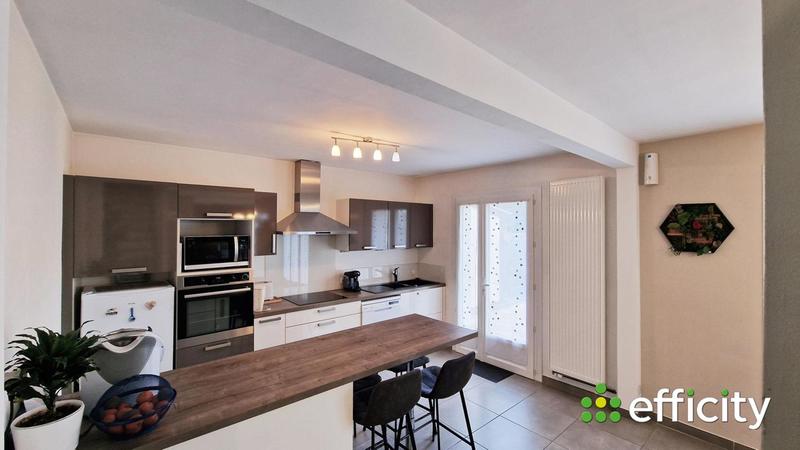 Maison - 110 m² - 6 pièces