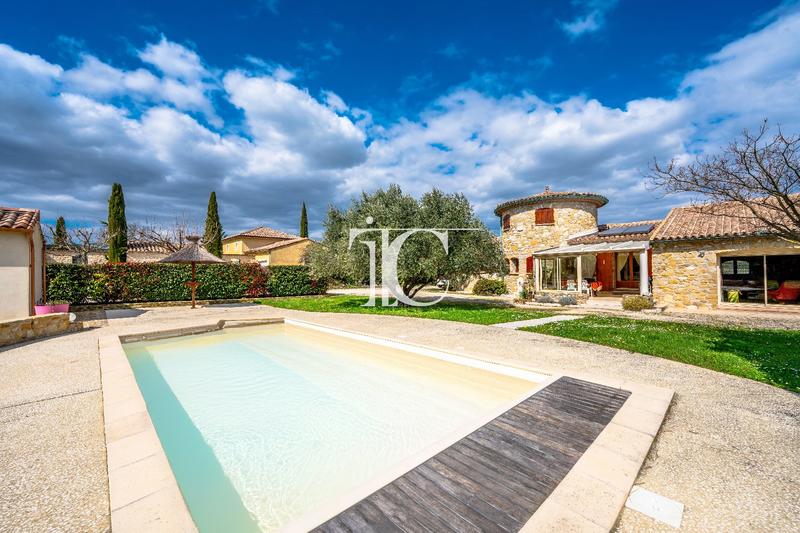 Villa - 172 m² - 5 pièces