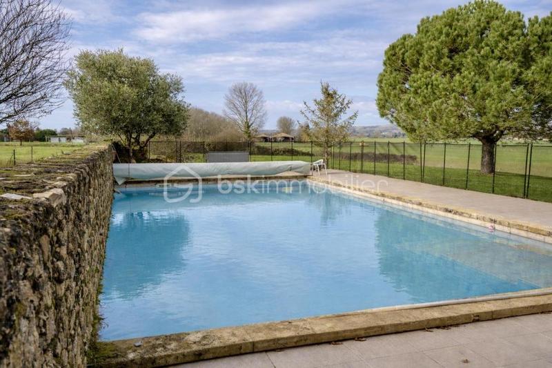 Maison en pierre - 215 m² - 10 pièces