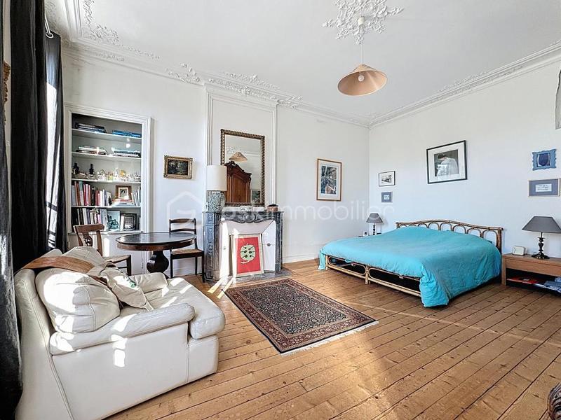 Maison de ville - 214 m² - 9 pièces