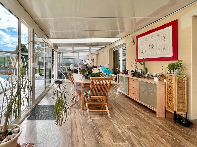 Maison - 235 m² - 7 pièces