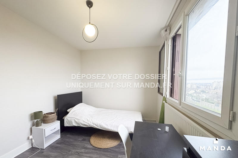 Chambre - 9 m² - 5 pièces
