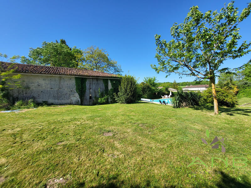 Maison - 254 m² - 10 pièces