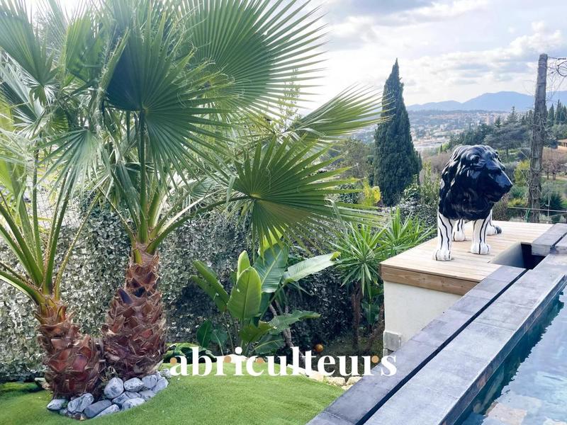 Villa - 227 m² - 7 pièces