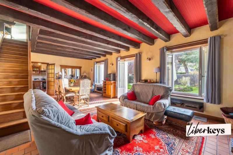 Propriété - 220 m² - 8 pièces