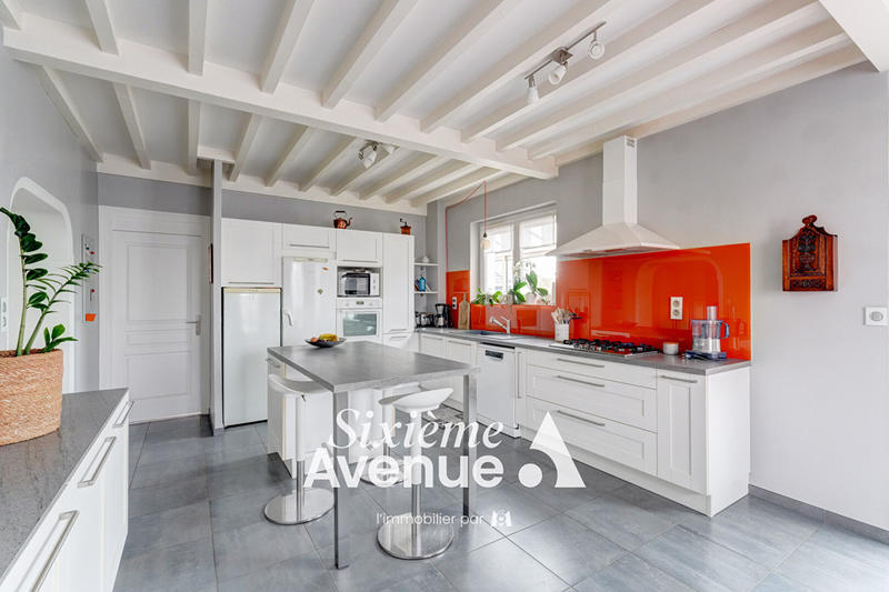 Maison - 151 m² - 6 pièces
