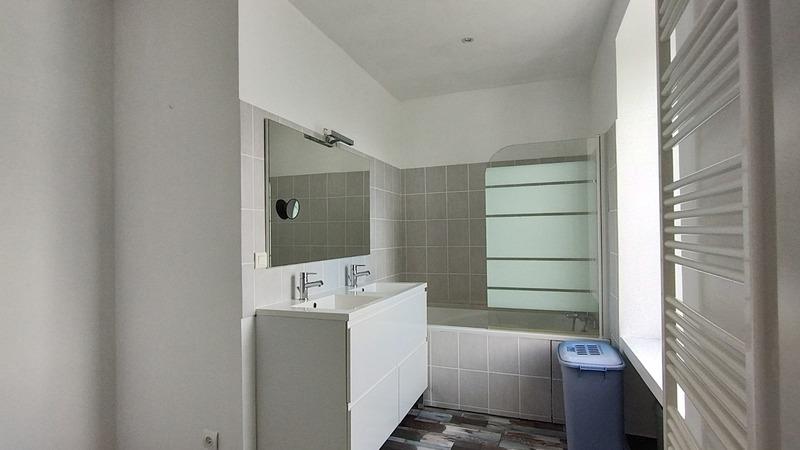 Maison en pierre - 124 m² - 6 pièces