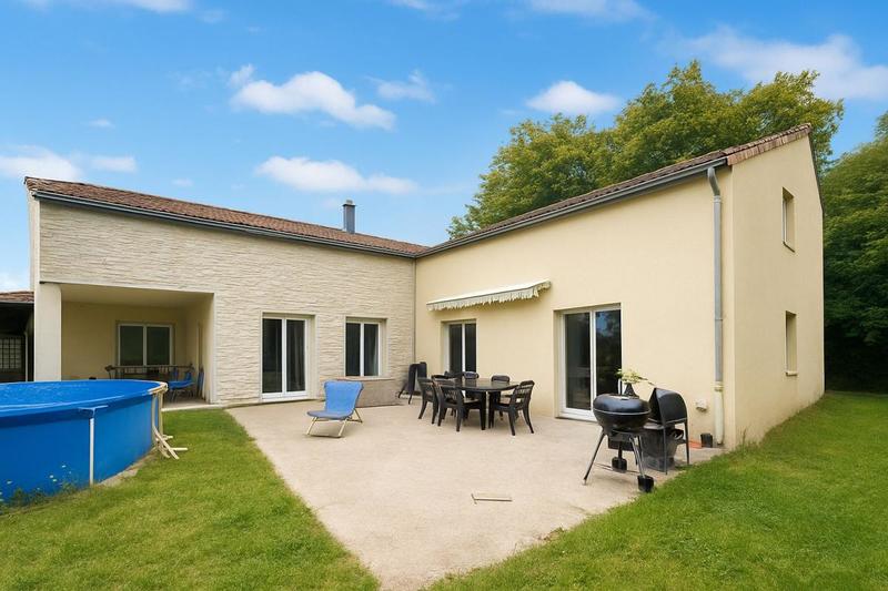 Maison - 280 m² - 6 pièces