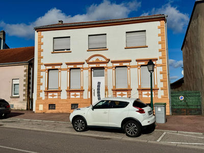 Maison - 177 m² - 8 pièces