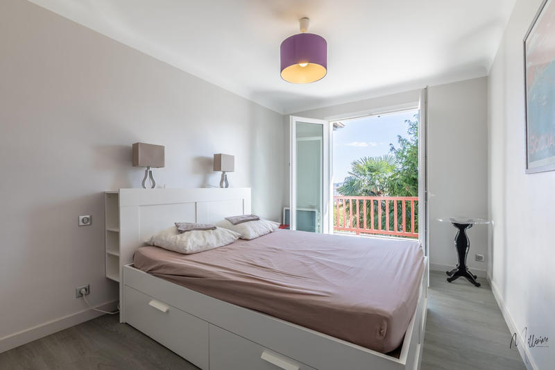 Maison - 400 m² - 11 pièces