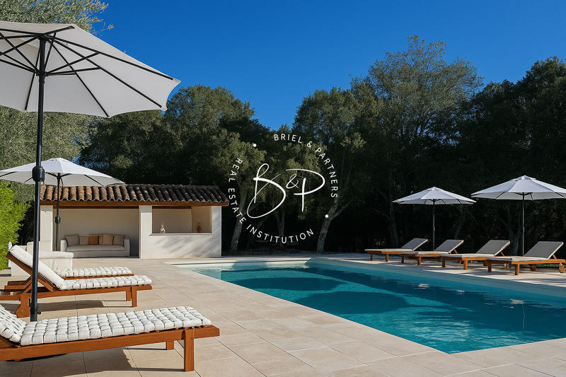 Maison - 331 m² - 8 pièces