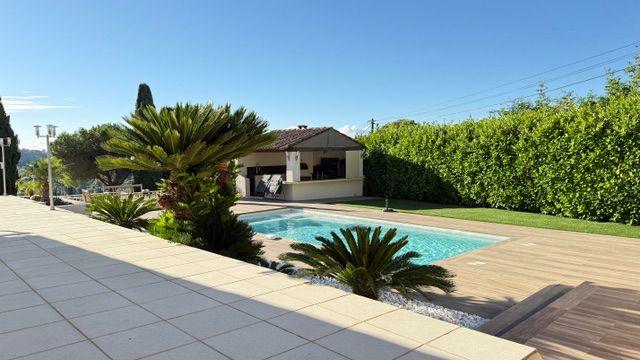 Maison - 188 m² - 2 pièces