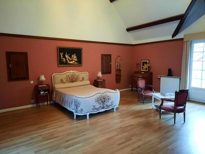 Maison - 268 m² - 9 pièces