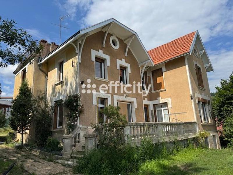 Maison - 270 m² - 11 pièces